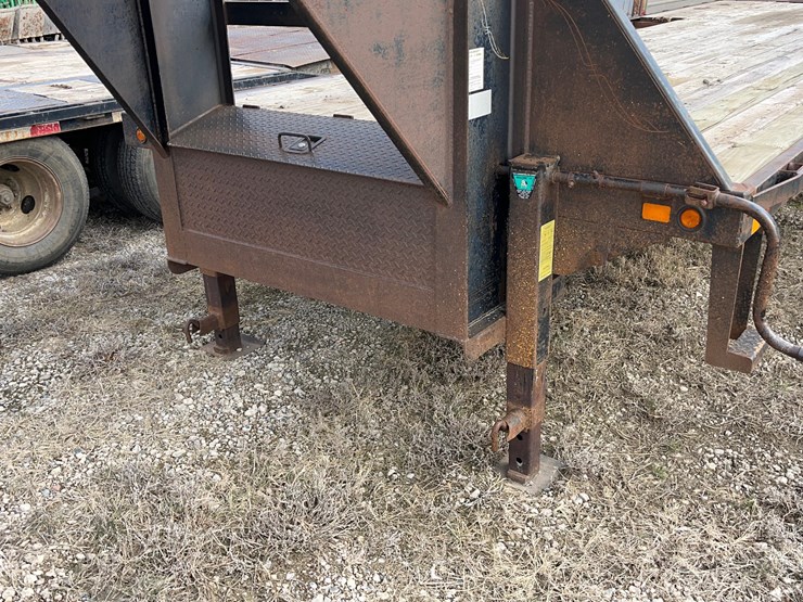 gooseneck-trailer-image-11