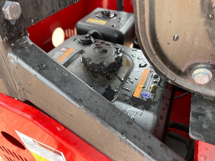 #5568-•-agt-sda-140t-tracked-mini-skid-steer-image-13