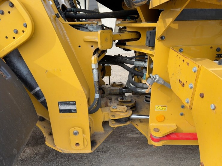 2020-caterpillar-930m-image-17