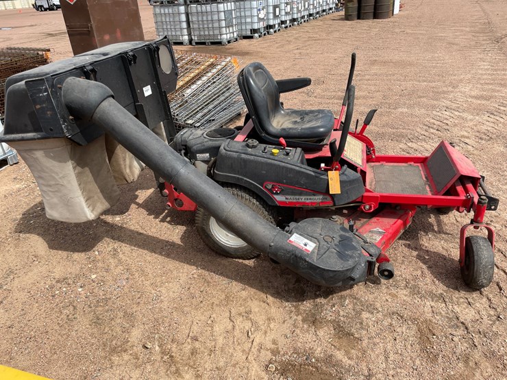 #1549-•-massey-ferguson-zero-turn-lawn-mower-image-3