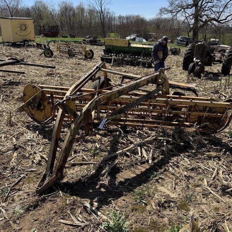 Minneapolis Moline Hay Rake
