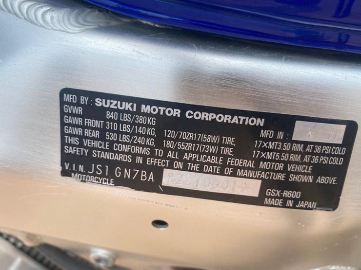 #1588-•-2002-suzuki-gsx-r600-motorcycle-(no-title)-image-6