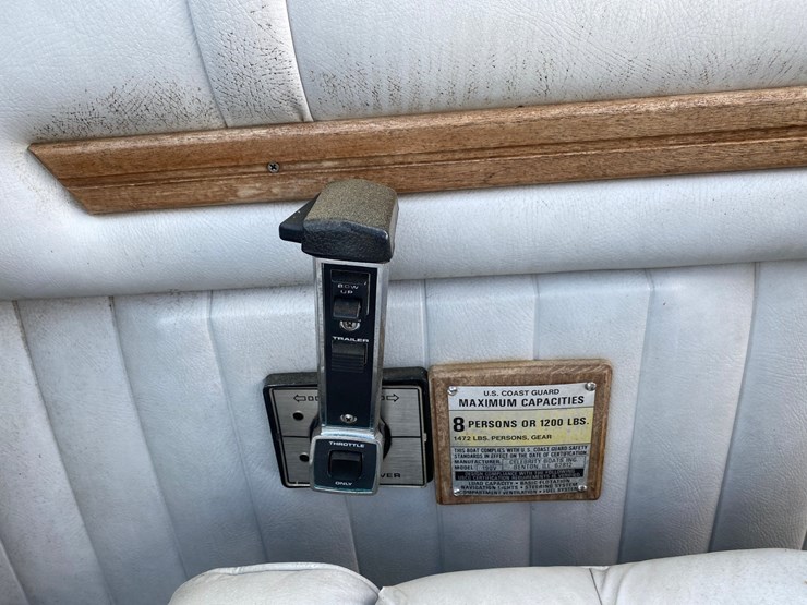 #1566-•-1986-celebrity-v190-19'-boat-(has-wi-title)-image-29