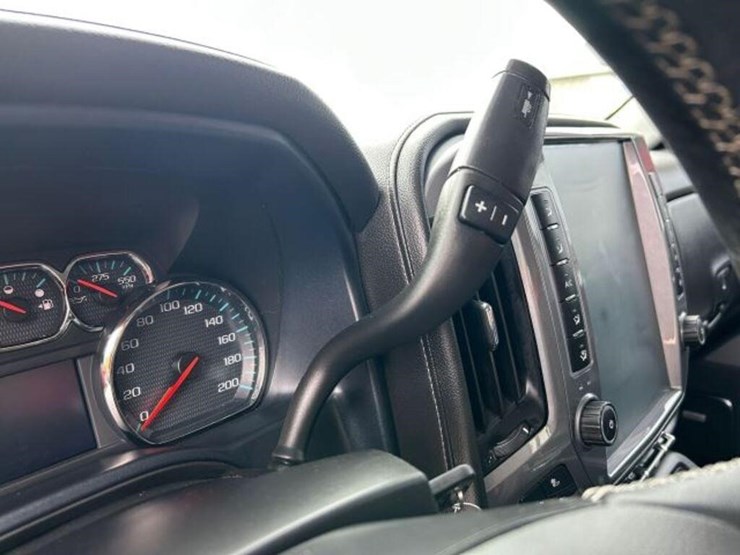 2018-chevrolet-silverado-1500-ltz-image-18