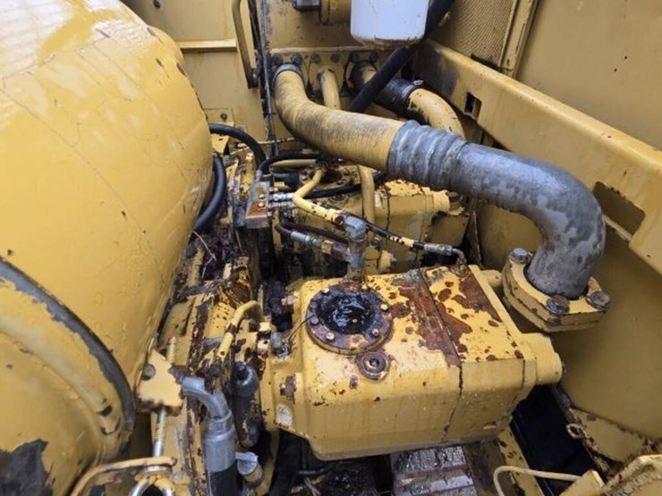 1990-caterpillar-245b-image-18