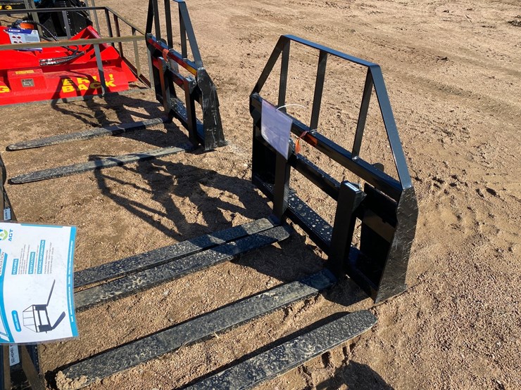 #4099-•-mower-king-4,000-lbs-capacity-pallet-fork-attachment-image-3