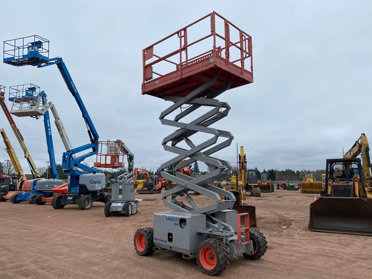 skyjack-sj6832rt-image-15