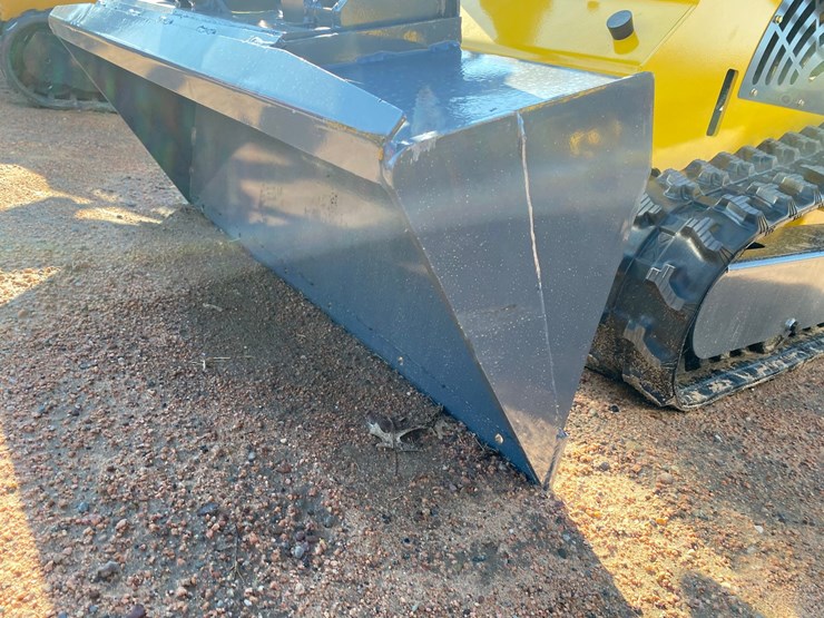 #5563-•-2026-ats-t460-tracked-mini-skid-steer-with-some-damage-image-9
