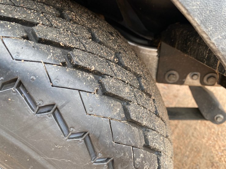 #1580-•-club-car-electric-golf-cart-with-charger-image-18