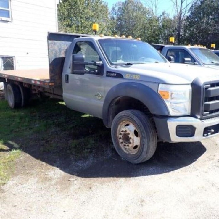 2011 FORD F550 XL