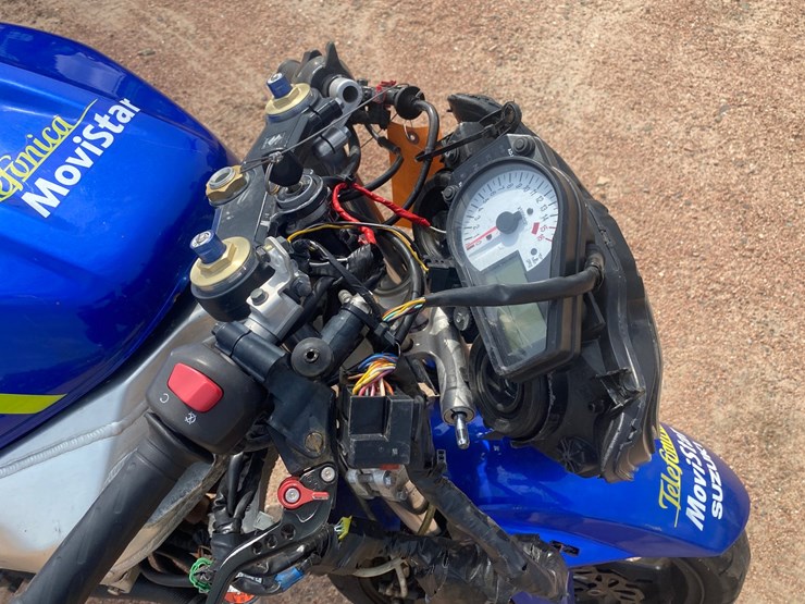 #1588-•-2002-suzuki-gsx-r600-motorcycle-(no-title)-image-12