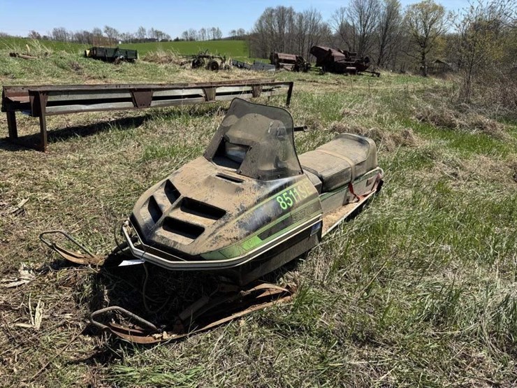 arctic-cat-jag-3000-f/c-snowmobile-image-1