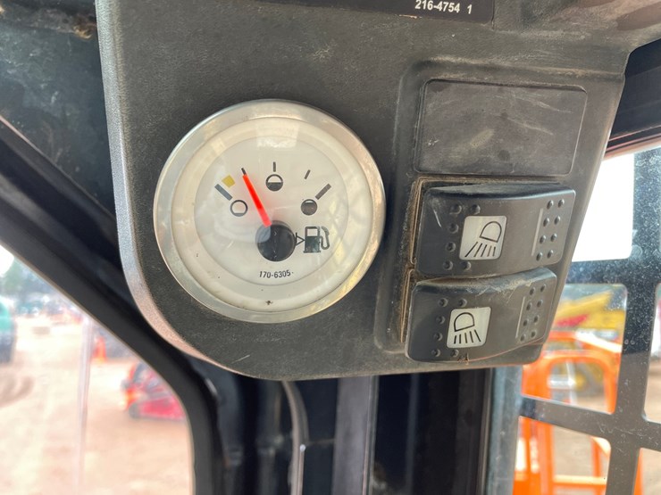 2005-caterpillar-252b-image-27