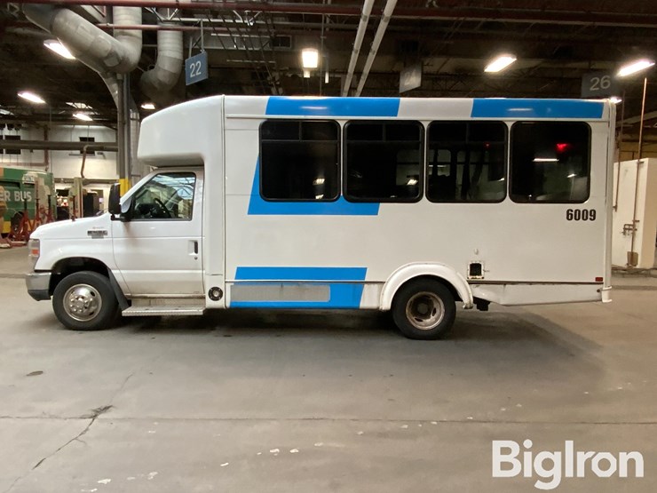2018-ford-e450-image-8