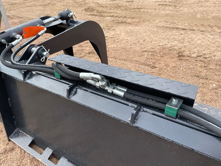 #4130-•-84"-jct-smooth-edge-grapple-bucket-image-7
