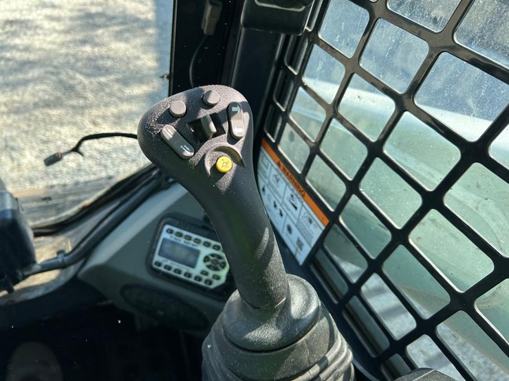 2018-bobcat-t770-image-21
