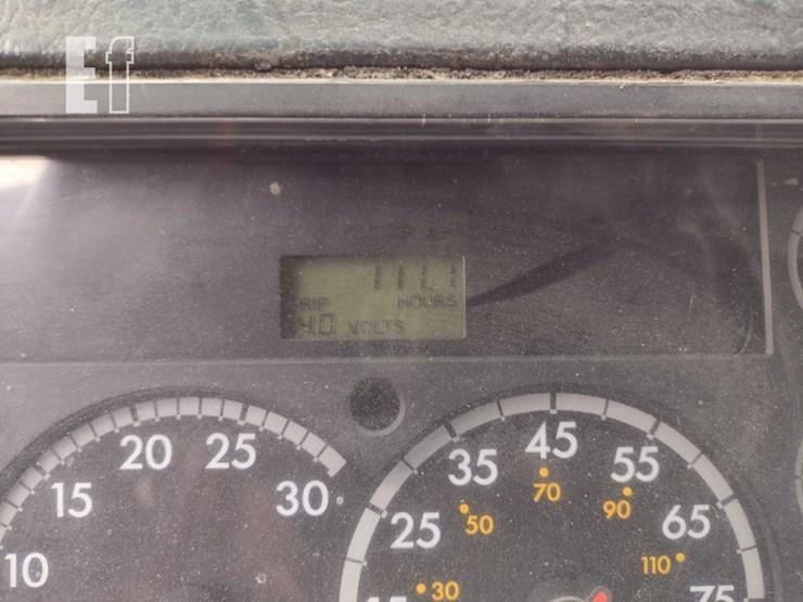 2002-freightliner-fl70-image-9