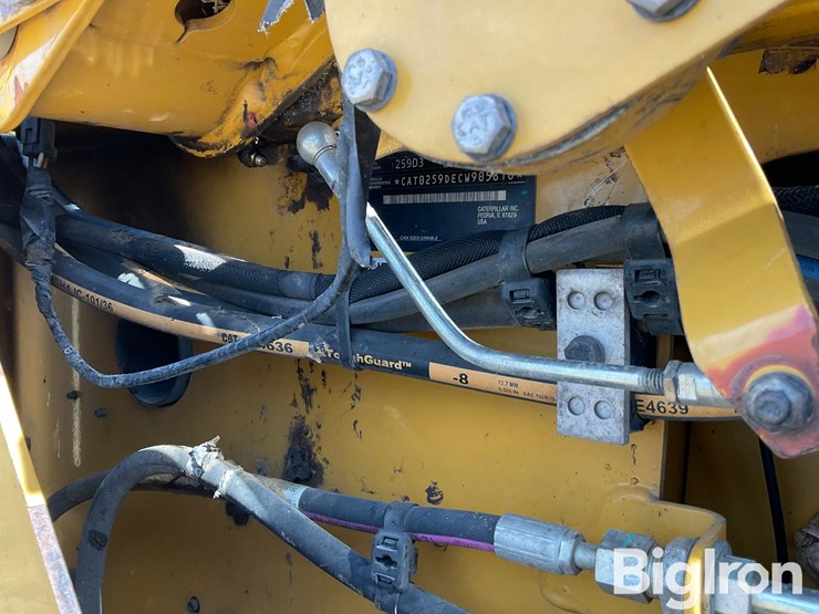 2020-caterpillar-259d3-image-17