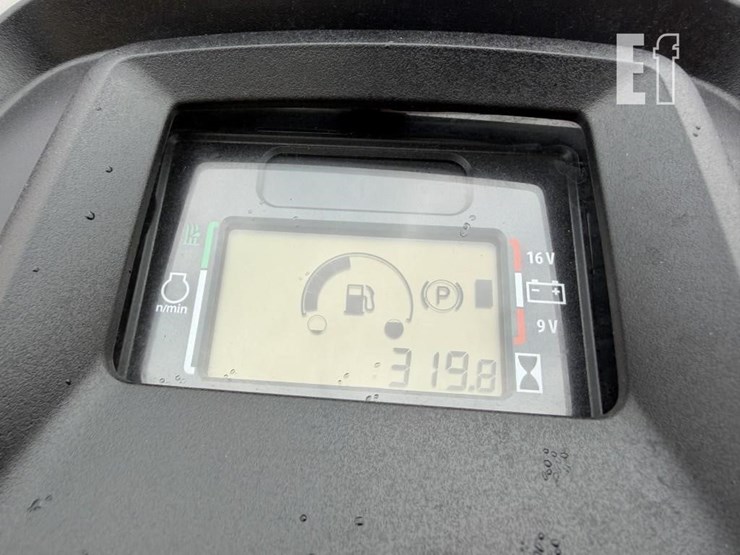 2021-john-deere-x590-image-20