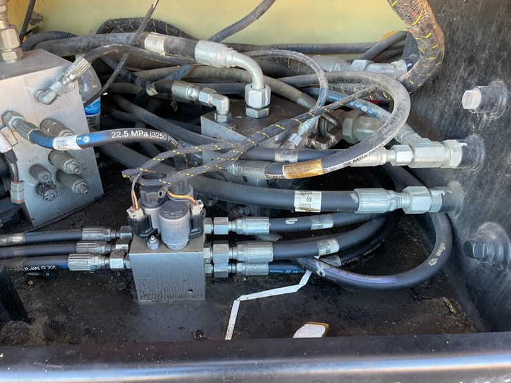 2015-jlg-4394rt-image-30