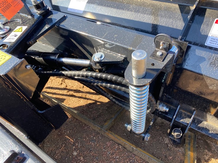 #4086-•-mower-king-84"-hydraulic-dozer-attachment-image-7