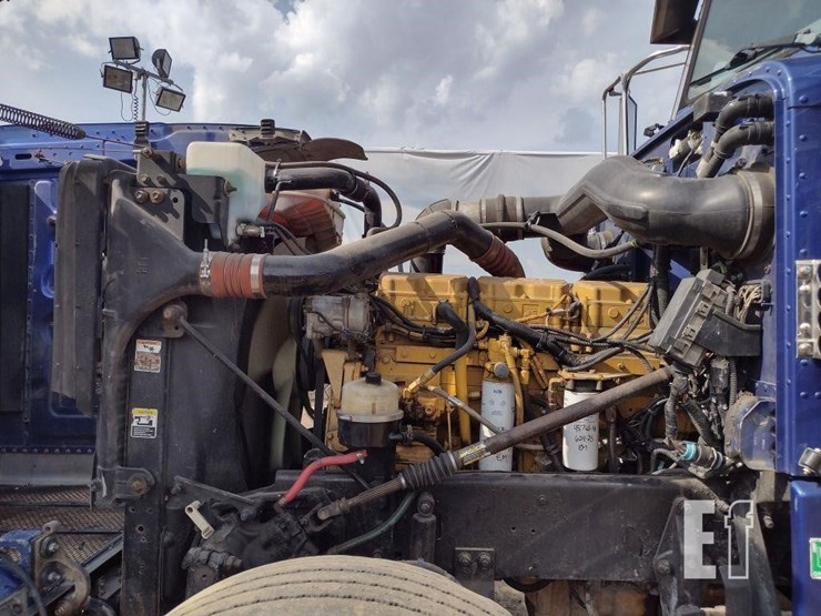 2012-peterbilt-389-image-36