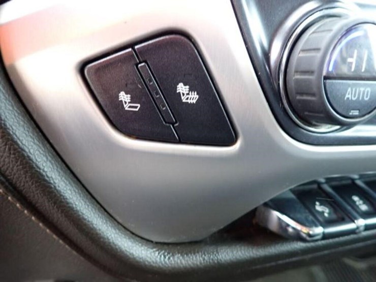 2016-gmc-2500hd-image-22