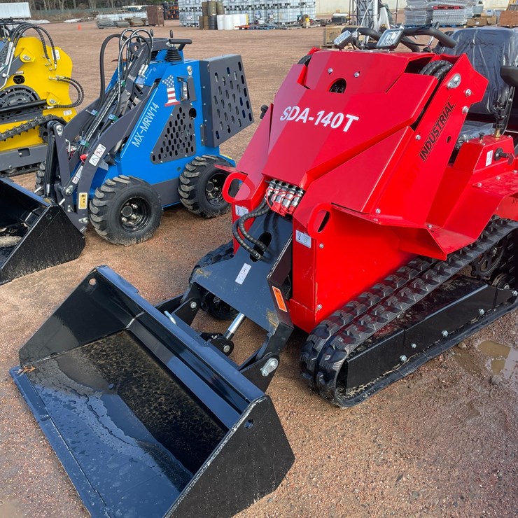 #5573 • AGT SDA-140T Tracked Ride On Mini Skid Steer
