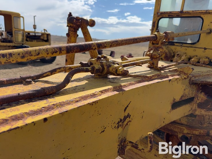 caterpillar-12-image-18