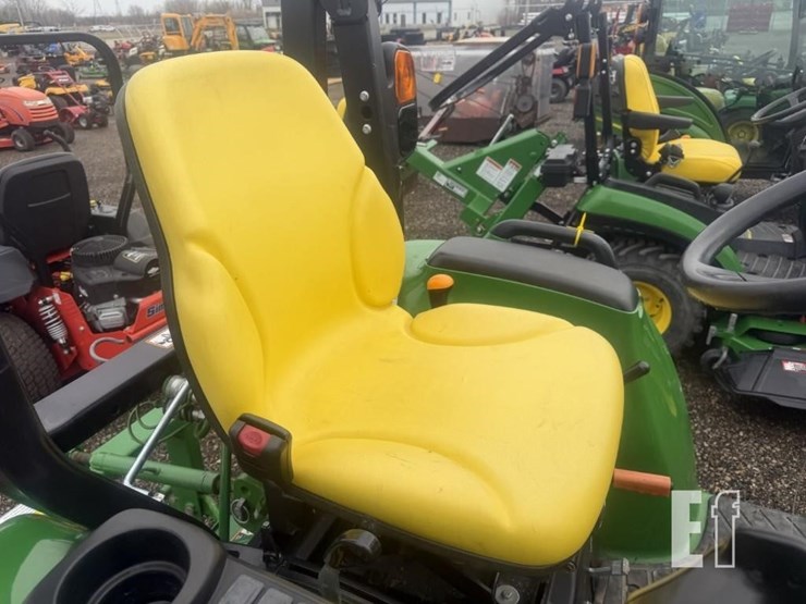 2020-john-deere-3039r-image-21