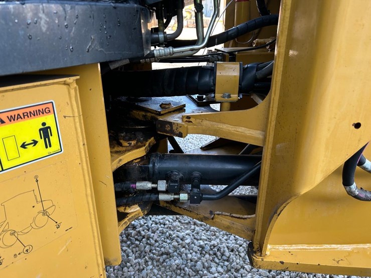 2017-caterpillar-903c2-image-13