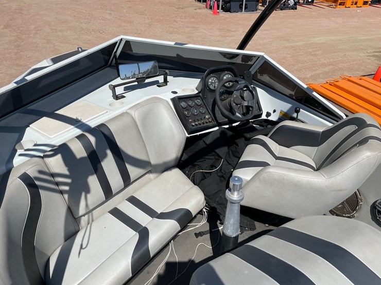 #1565-•-1989-ski-centurion-falcon-19'-ski-boat-(has-reg-card)-image-28