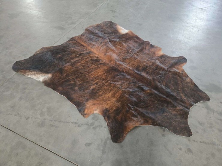 dark-brindle-cow-hide-image-5