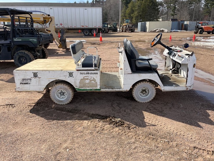 #1559-•-2017-taylor-dunn-electric-yard-cart-image-6