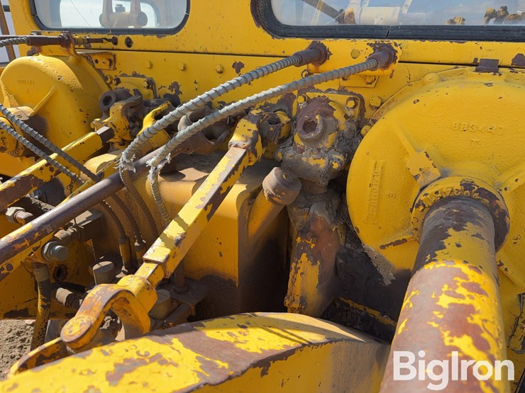 caterpillar-12-image-11