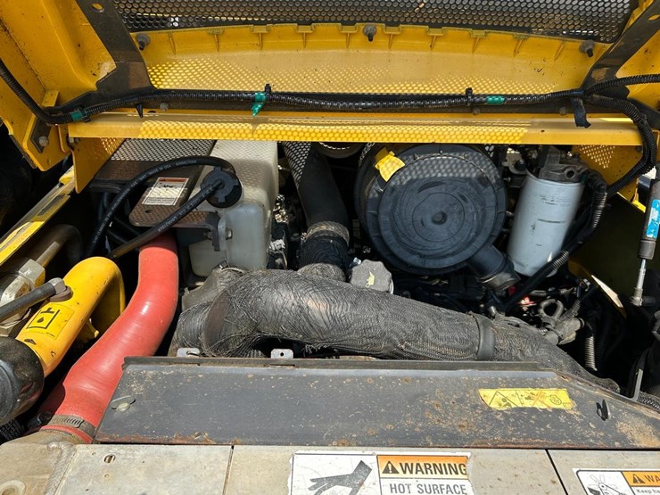 new-holland-l230-image-14