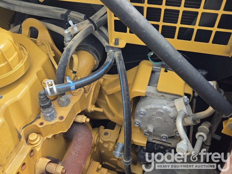 2021-caterpillar-336-image-101