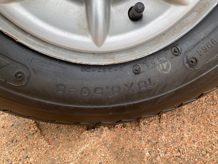 #1580-•-club-car-electric-golf-cart-with-charger-image-14