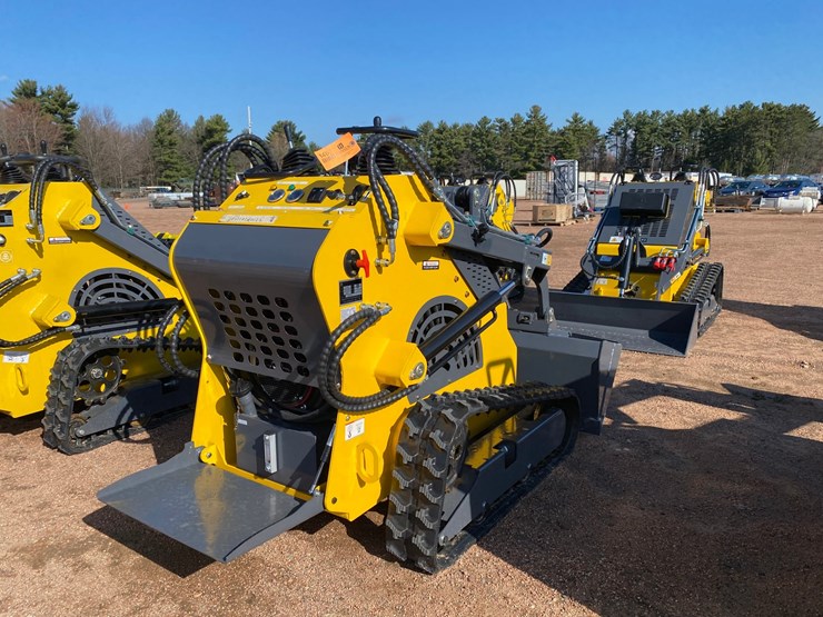 #5563-•-2026-ats-t460-tracked-mini-skid-steer-with-some-damage-image-3