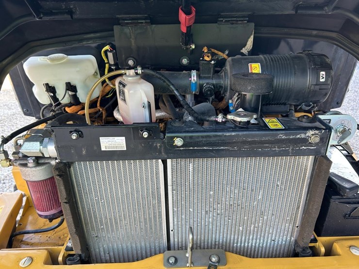 2017-caterpillar-903c2-image-15