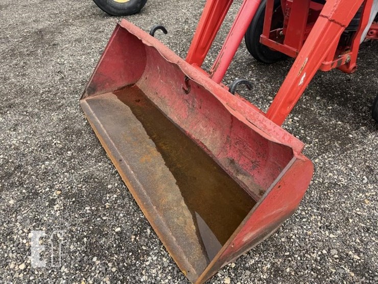 massey-ferguson-135-image-10