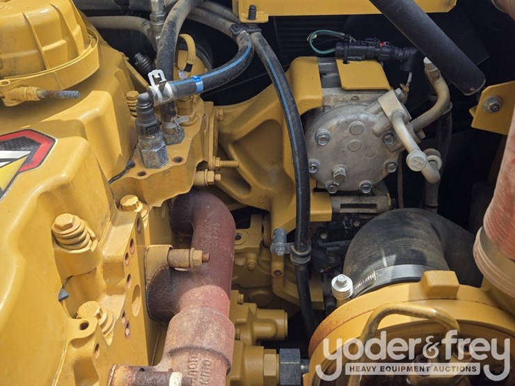 2021-caterpillar-336-image-105