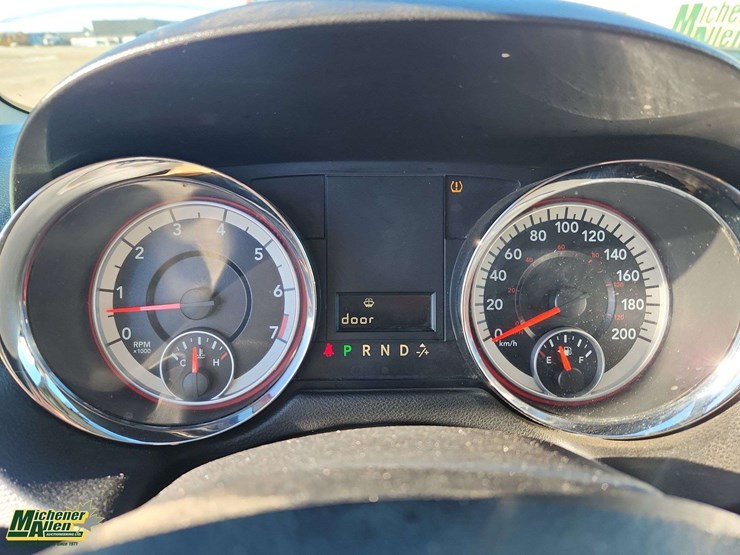 2014-dodge-grand-caravan-image-21