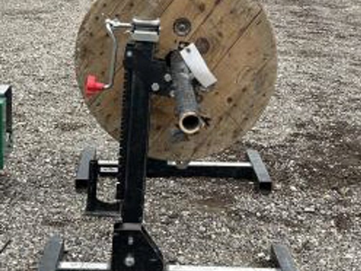 #179-•-jack-stand-&-rope-spool-image-2