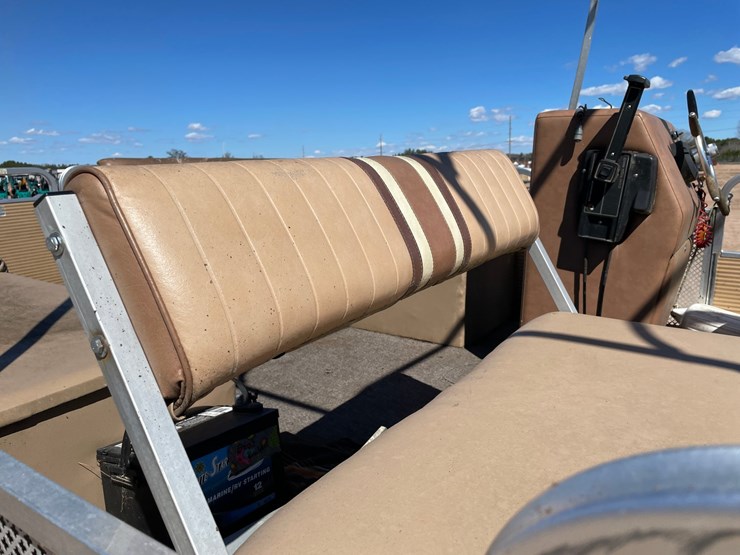 #1574-•-1984-sanpan-816-20'-pontoon-(has-wi-title)-image-22