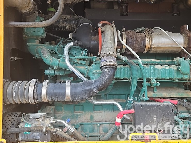2012-volvo-g940b-image-43