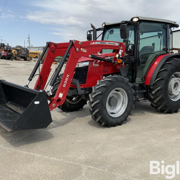 2017 MASSEY-FERGUSON 4710
