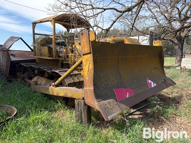 caterpillar-d7-image-3