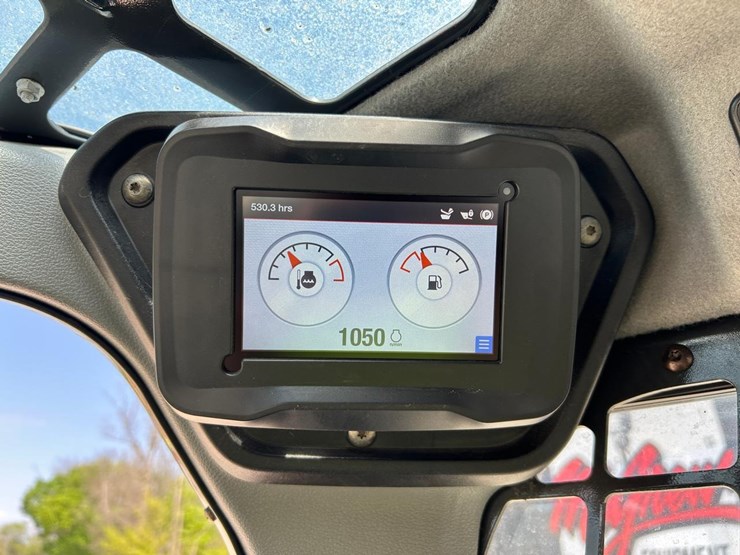 2023-bobcat-t64-image-21