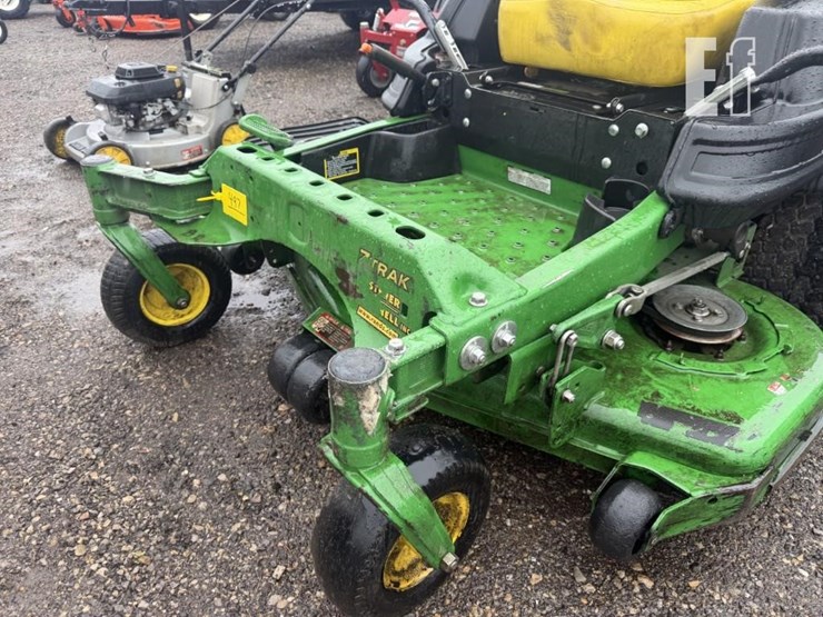 2020-john-deere-z915e-image-8